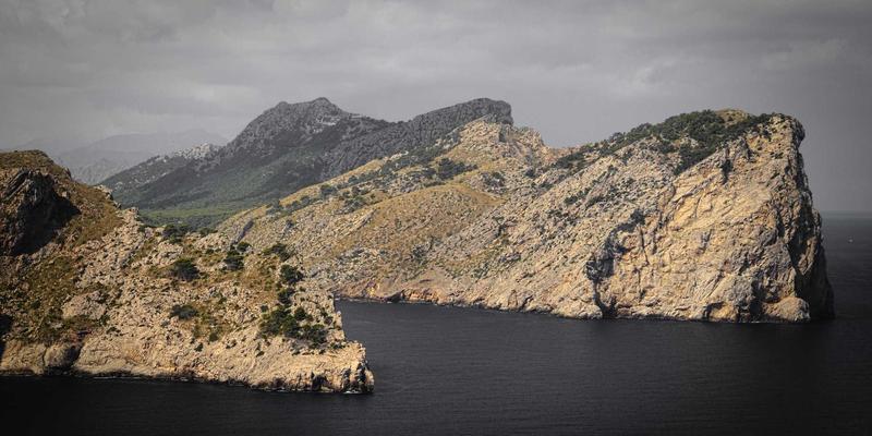 成都白癜风患者请注意：皮肤白斑背后，可能隐藏着甲状腺健康警报